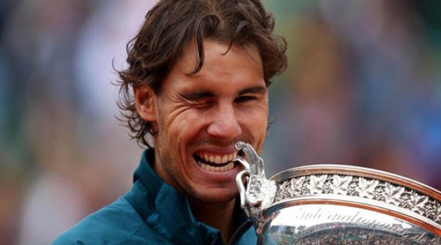 La lluvia de París le pidió disculpas a Rafael Nadal; Roland Garros le otorgó el máximo honor