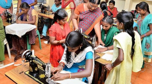 “Niñas sumangali” de India, las manos que cosen la moda barata americana
