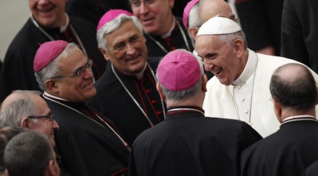 Papa Francisco: «La Iglesia necesita obispos que sepan arrodillarse ante los demás»