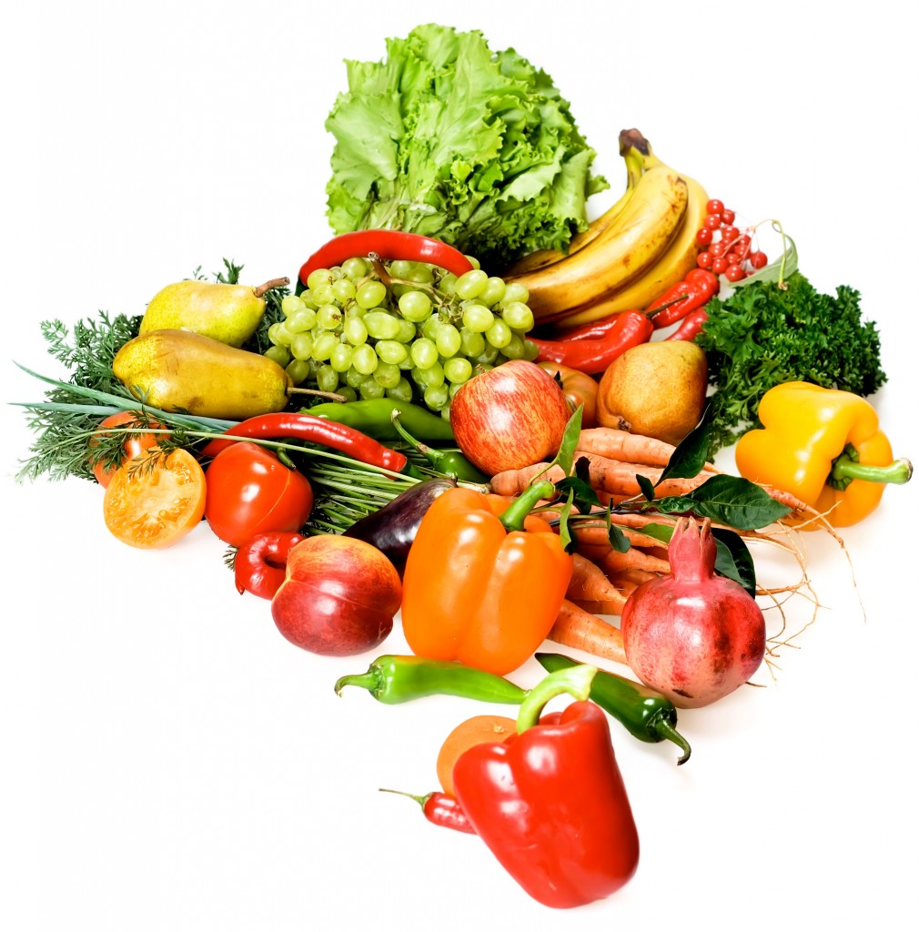 Mucha gente debería comer más verdura y fruta, como la mostrada en la imagen, pero los alimentos ricos en grasa y azúcar suelen gustar más y es difícil reducir su consumo.