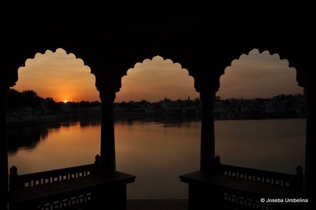Pushkar - puesta de sol y fin de viaje