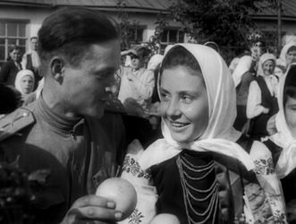 Fotograma de la película Victory on the Right Bank Ukraine (Aleksandr Dovzhenko,1944).