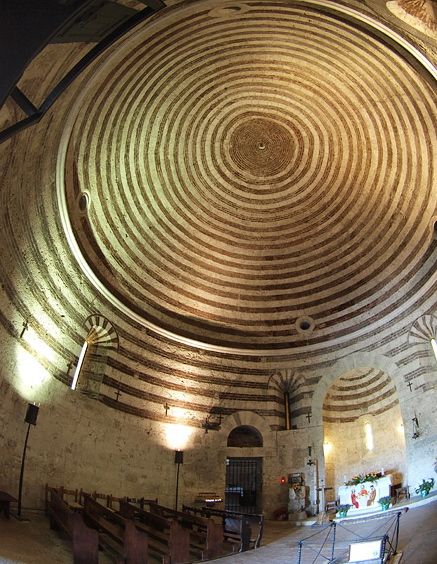 Interior de la cúpula, Rotonda de Montesiepi.